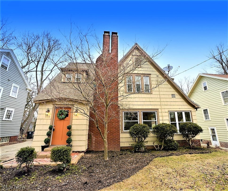 663 Ecton Road Akron, OH 44303 - Photo 1 of 25 * WELCOME HOME ~ 663 ECTON RD!
