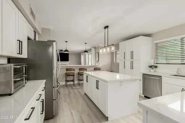 $778,000 | 987 East Divot Drive, Tempe, AZ 85283