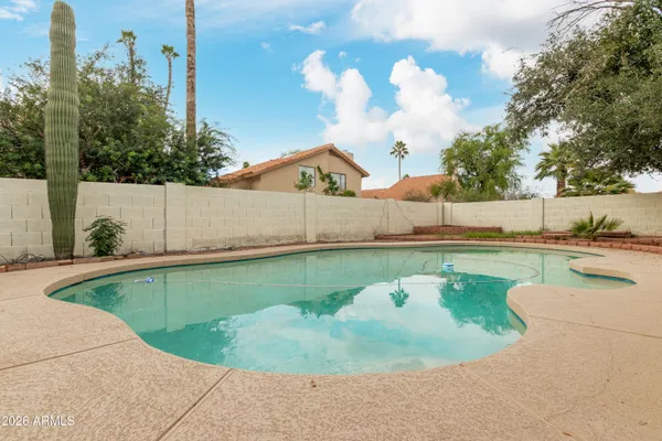 $778,000 | 987 East Divot Drive, Tempe, AZ 85283