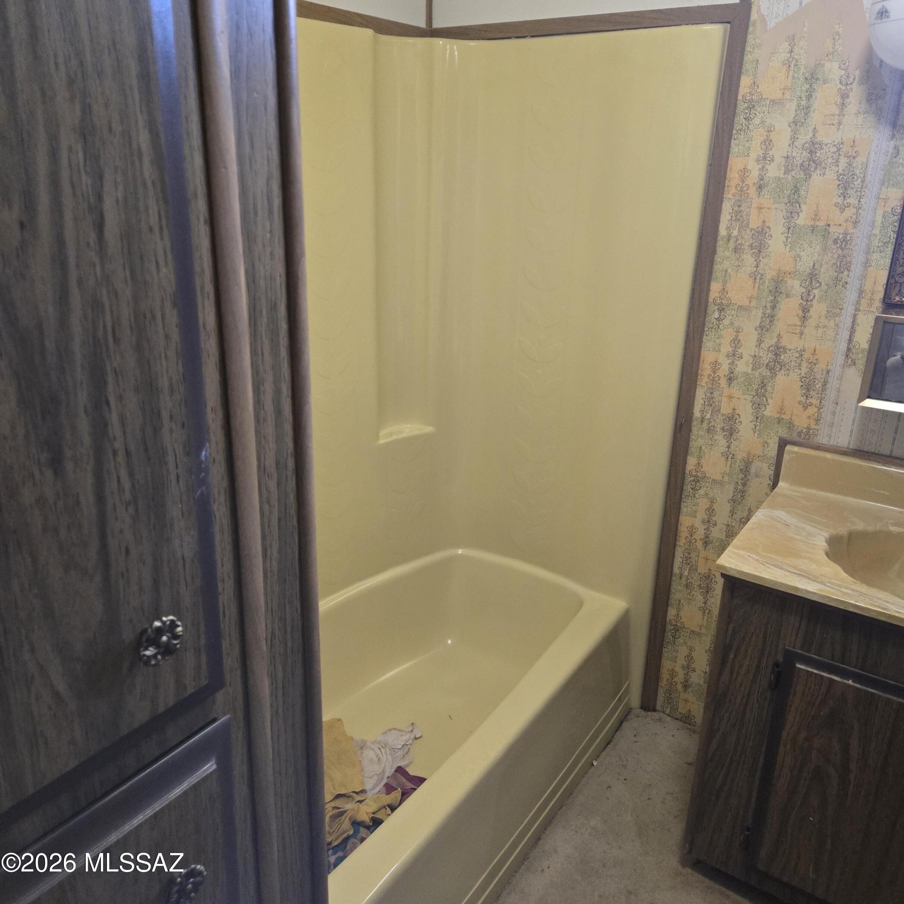 5976 West Rafter Cir Street Tucson, AZ 85713 - Photo 11 of 32 Master Bath
