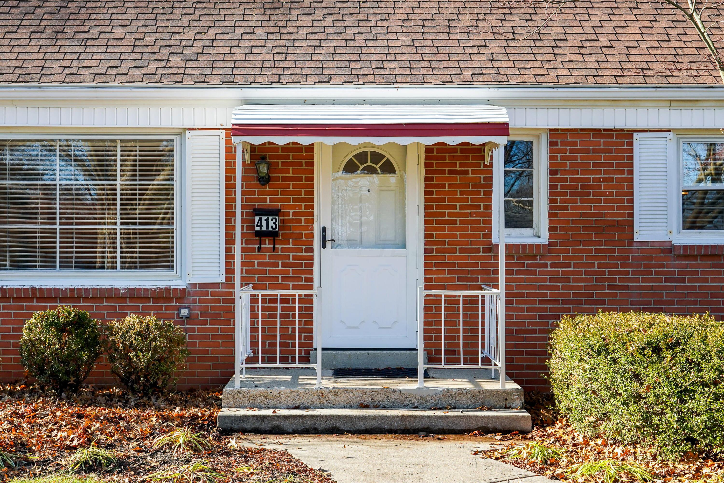 413 Darbyhurst Road Columbus, OH 43228 - Photo 2 of 34 413 Darbyhurst