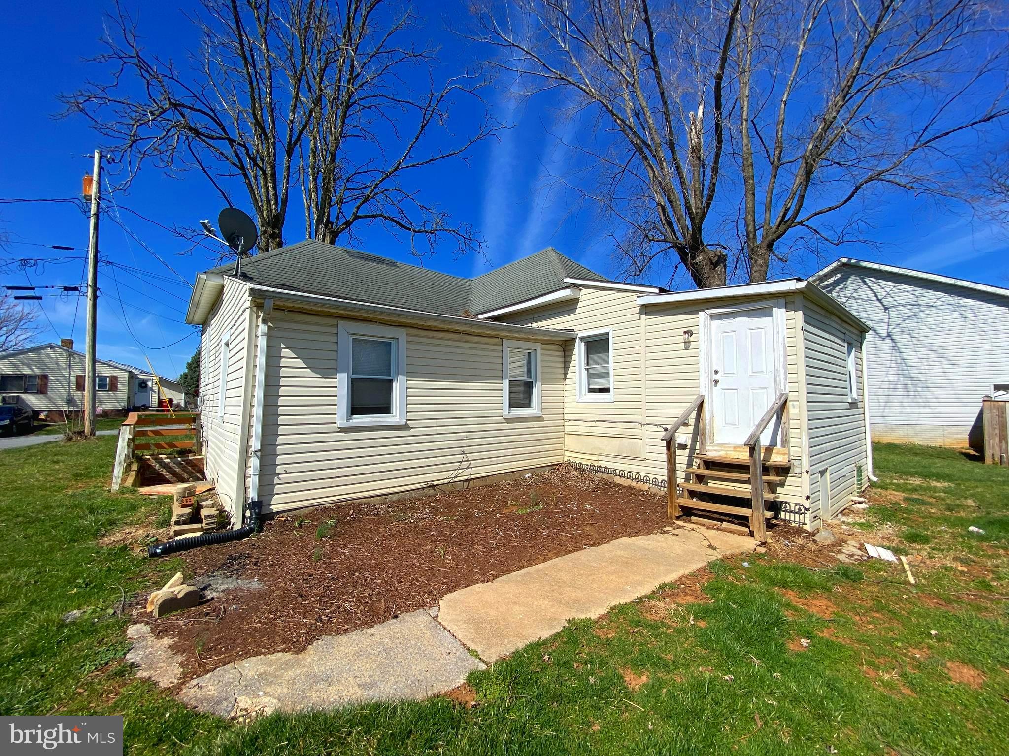704 North Marshall Street Ranson, WV 25438 - Photo 5 of 21