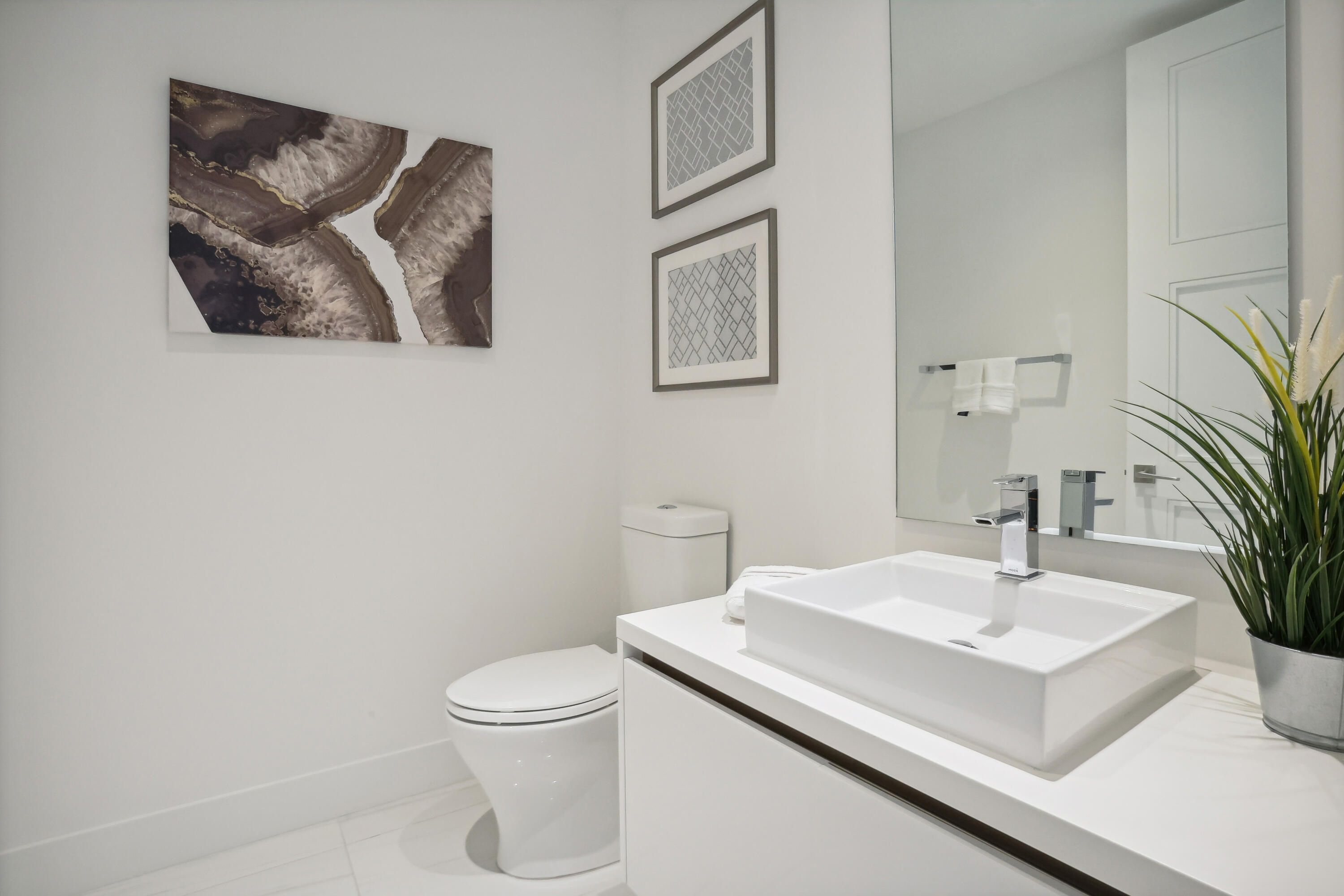 155 East Boca Raton Road, Unit 1114 Boca Raton, FL 33432 - Photo 14 of 61 Powder Room