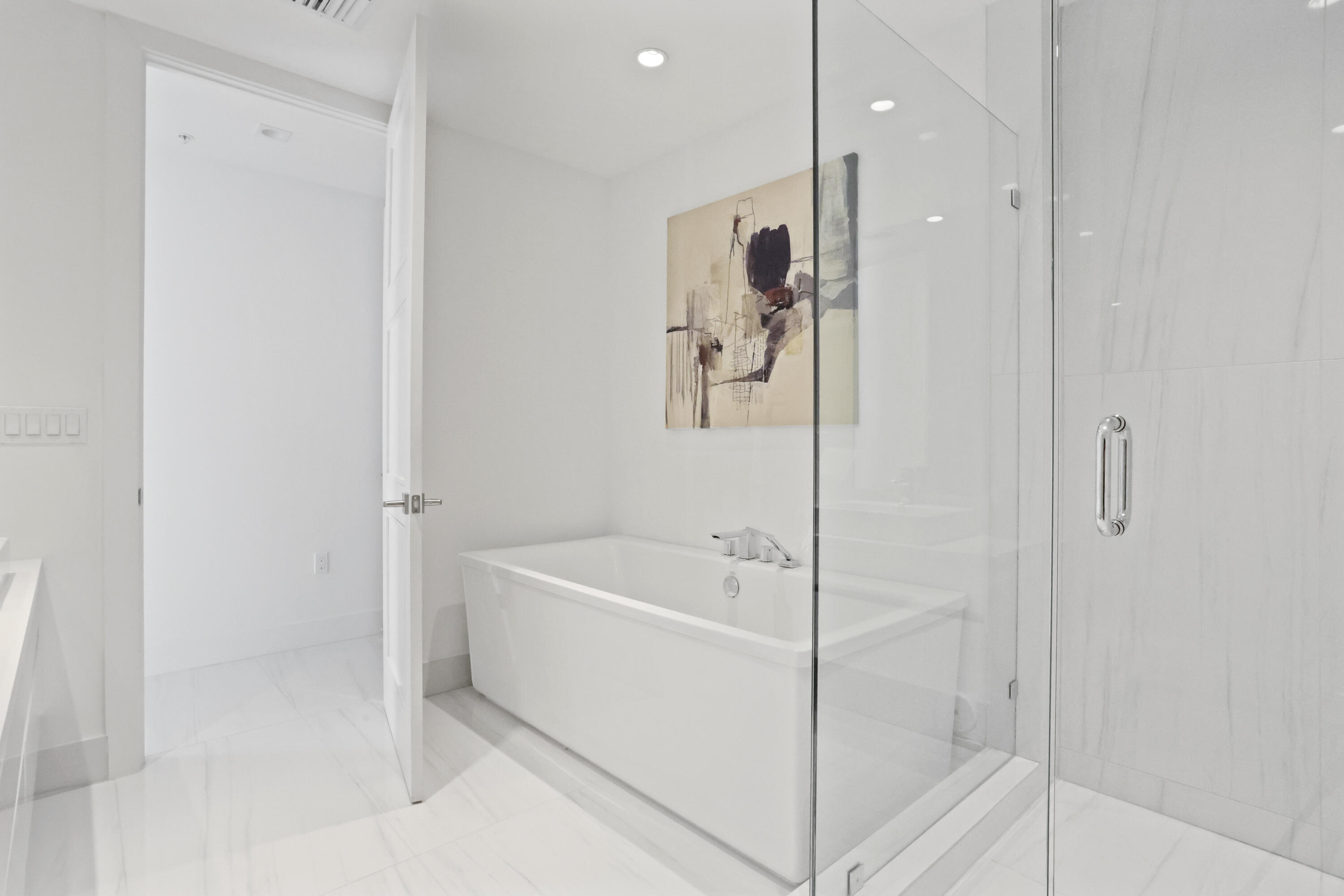 155 East Boca Raton Road, Unit 1114 Boca Raton, FL 33432 - Photo 18 of 61 Primary Suite Bathroom