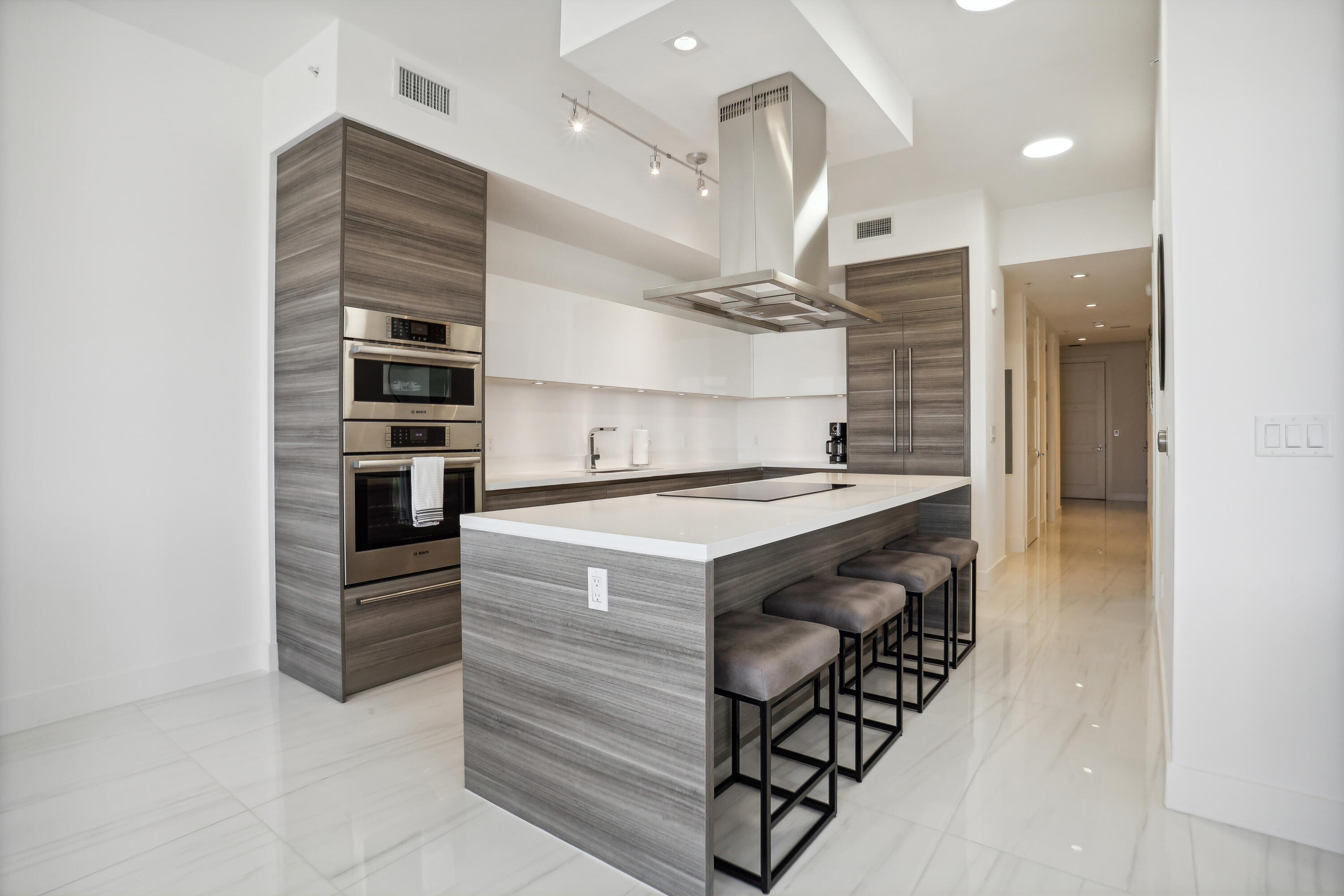 155 East Boca Raton Road, Unit 1114 Boca Raton, FL 33432 - Photo 3 of 61 Kitchen