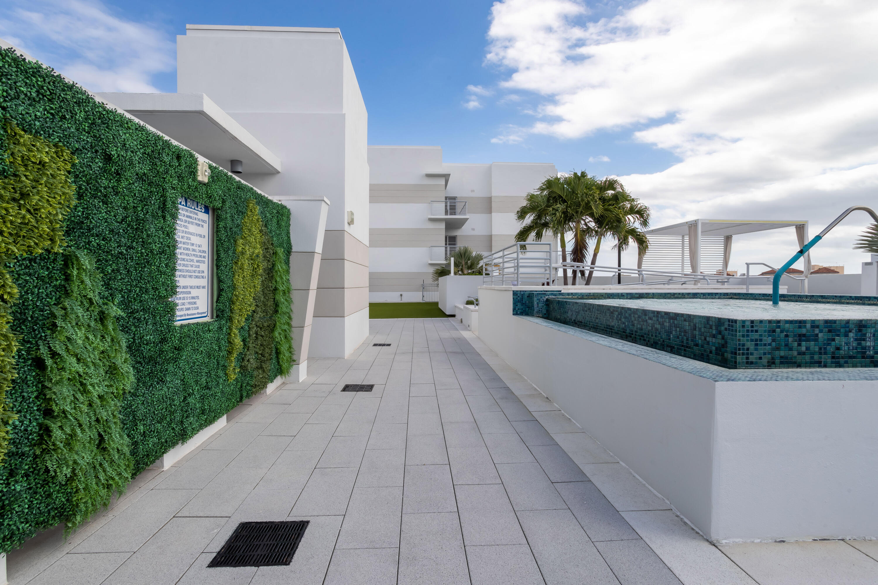 155 East Boca Raton Road, Unit 1114 Boca Raton, FL 33432 - Photo 44 of 61 Amenities - 9th Floor Sun Deck