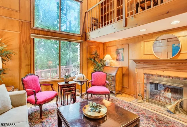 a view of a furniture