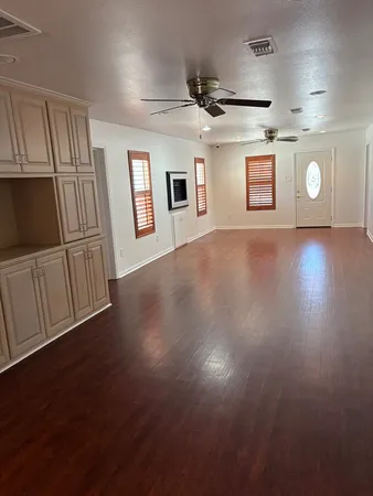 $475,000 | 300 Westminster Street, Kerrville, TX 78028