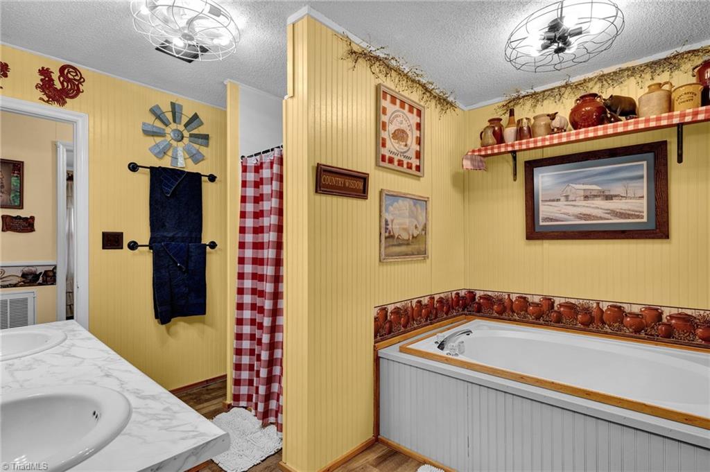 411 Palmer Road Lexington, NC 27292 - Photo 11 of 28 Gallery Image 11
