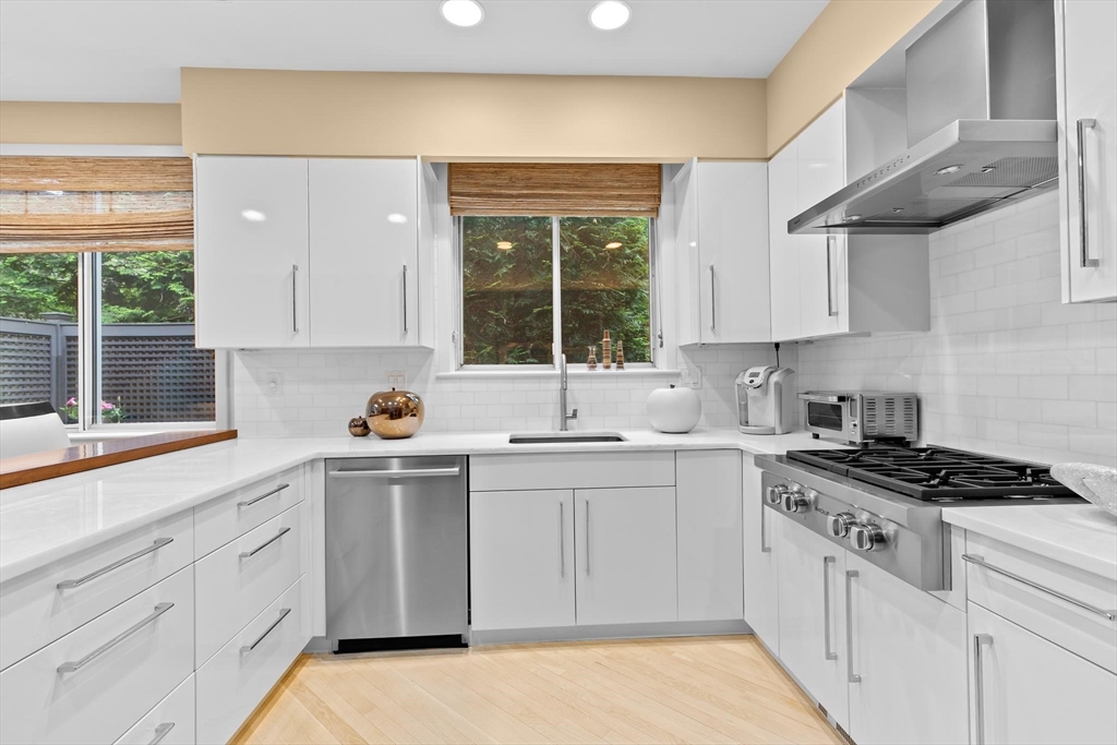 202 Allandale Road, Unit A Boston, MA 02467 - Photo 4 of 28