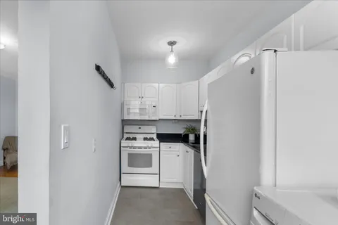 $450,000 | 3028 Wisconsin Avenue Northwest, Unit 402, Washington, DC 20016