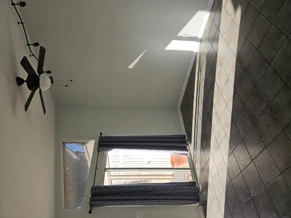 $1,895 | 555 North May, Unit 35, Mesa, AZ 85201