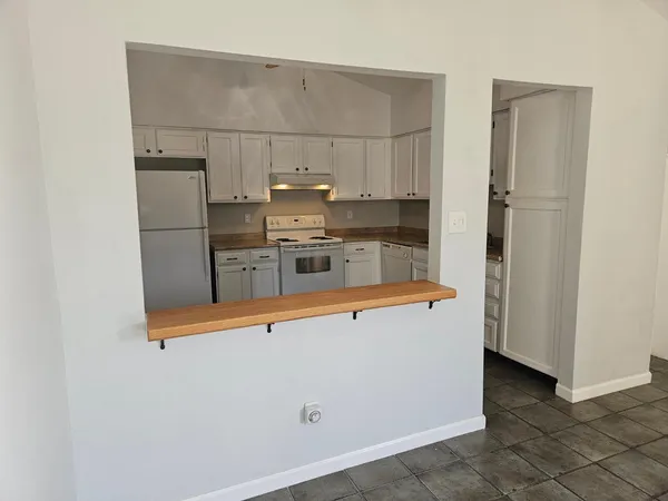 $1,895 | 555 North May, Unit 35, Mesa, AZ 85201