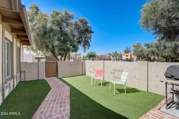 $1,895 | 555 North May, Unit 35, Mesa, AZ 85201
