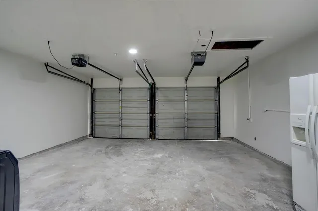 a view of a livingroom with furniture