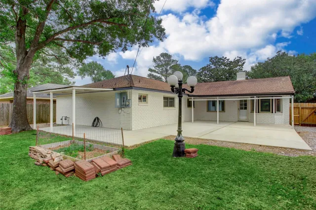 $2,500 | 6310 Autumn Arbor Drive, Houston, TX 77092