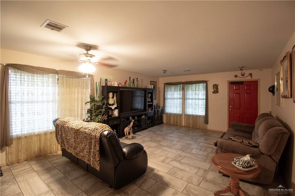 1007 East Solar Drive Mission, TX 78574 - Photo 3 of 24