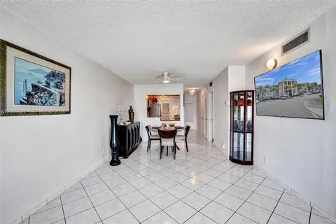 $229,900 | 455 Paradise Isle Boulevard, Unit 104, Hallandale Beach, FL 33009