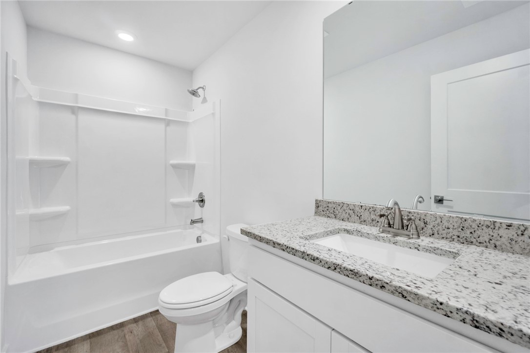 4501 Keys Street Anderson, SC 29624 - Photo 25 of 32 Upstairs Hall Bath