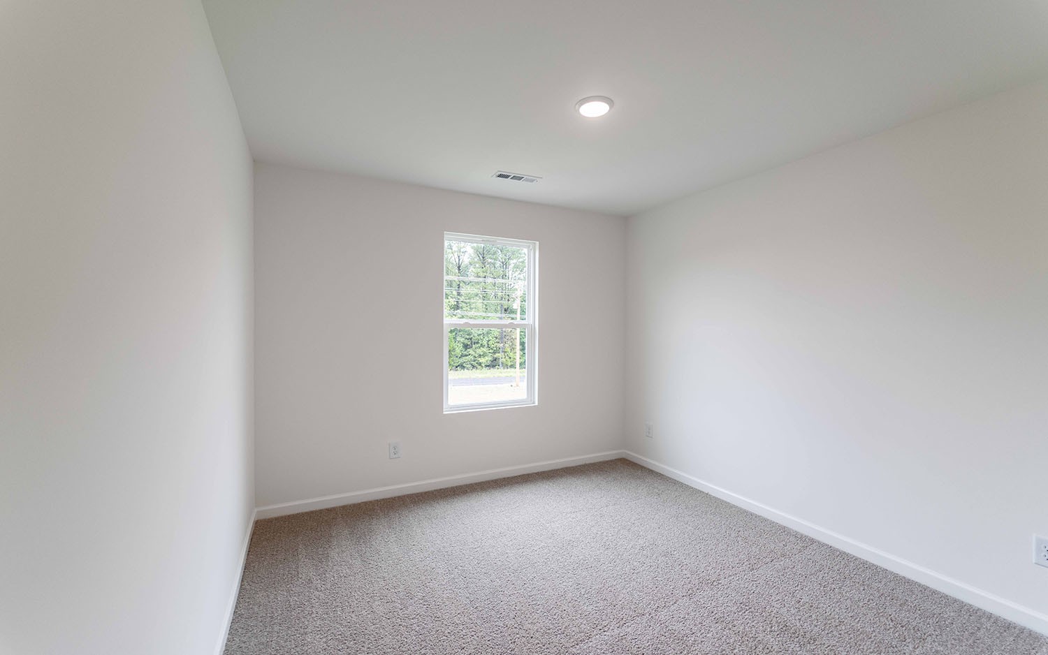 77 Stonehenge Lane Manchester, TN 37355 - Photo 6 of 16 an empty room with a window