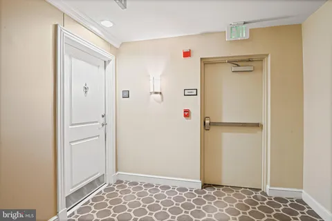 $515,000 | 2655 Prosperity Avenue, Unit 109, Fairfax, VA 22031