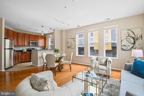 $515,000 | 2655 Prosperity Avenue, Unit 109, Fairfax, VA 22031