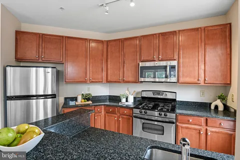 $515,000 | 2655 Prosperity Avenue, Unit 109, Fairfax, VA 22031