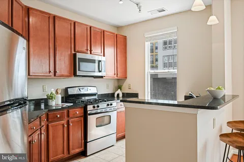 $515,000 | 2655 Prosperity Avenue, Unit 109, Fairfax, VA 22031