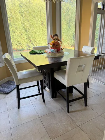 $550,000 | 649 Roxbury Road, Rockford, IL 61107