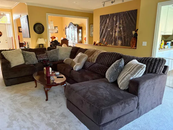 $489,999 | 649 Roxbury Road, Rockford, IL 61107