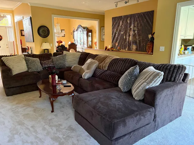 $550,000 | 649 Roxbury Road, Rockford, IL 61107