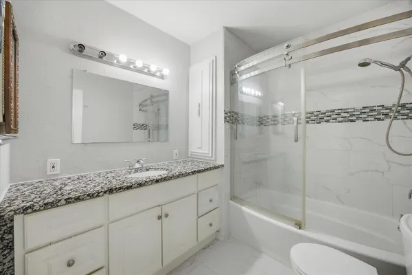 $284,900 | 3022 Eastpark Drive, Garland, TX 75044