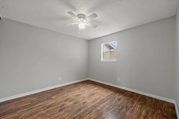 $284,900 | 3022 Eastpark Drive, Garland, TX 75044