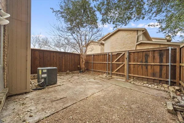 $284,900 | 3022 Eastpark Drive, Garland, TX 75044