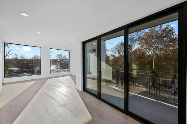 $4,900 | 2209 South 1st Street, Unit 321, Austin, TX 78704