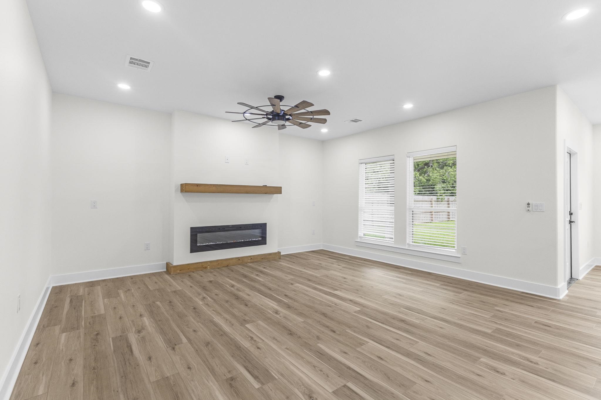 7111 32nd Street Groves, TX 77619 - Photo 13 of 28