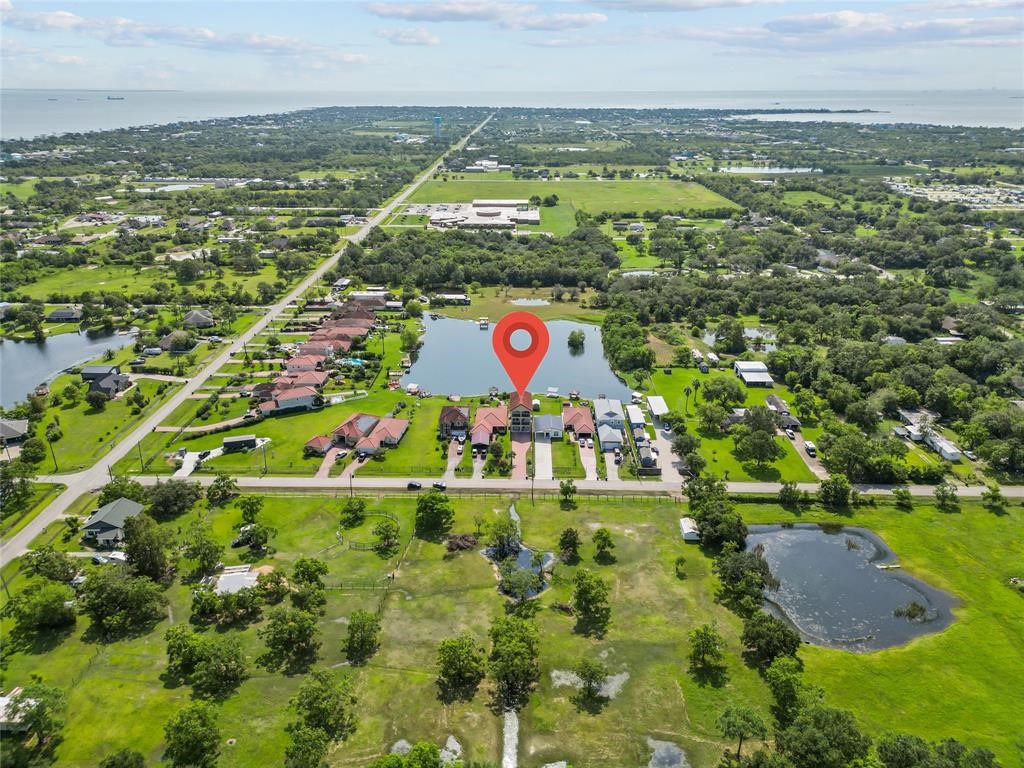 607 28th Street San Leon, TX 77539 - Photo 5 of 44 a view of an outdoor space and a lake view