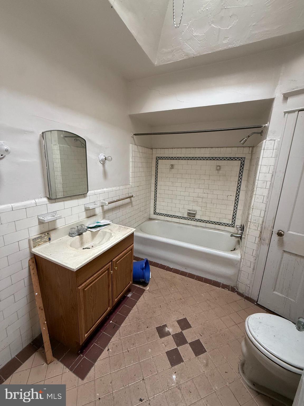 6726 Wyncote Avenue Philadelphia, PA 19138 - Photo 14 of 35 a bathroom with a sink toilet and shower