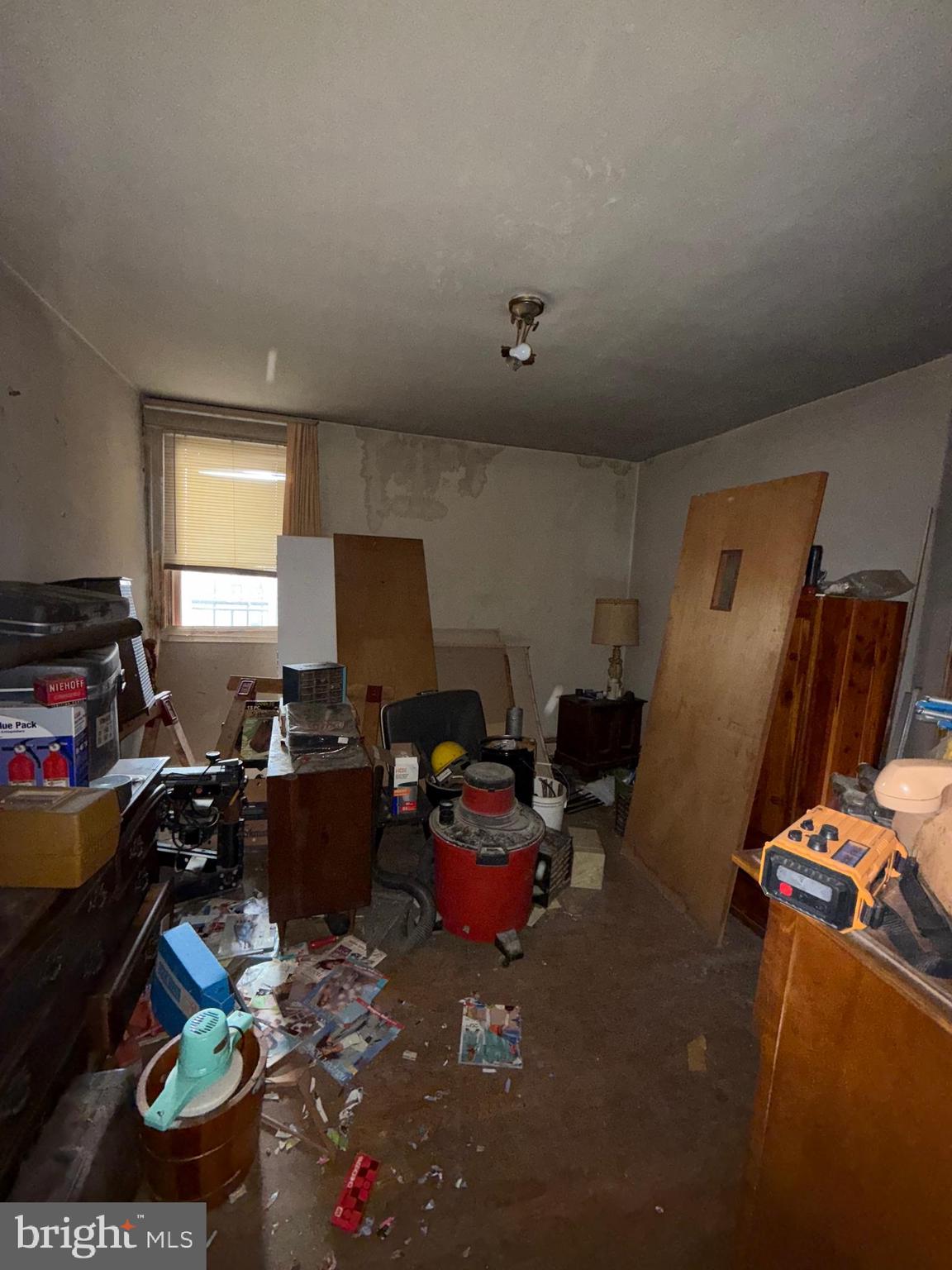 6726 Wyncote Avenue Philadelphia, PA 19138 - Photo 23 of 35 a room with furniture or couch and a window