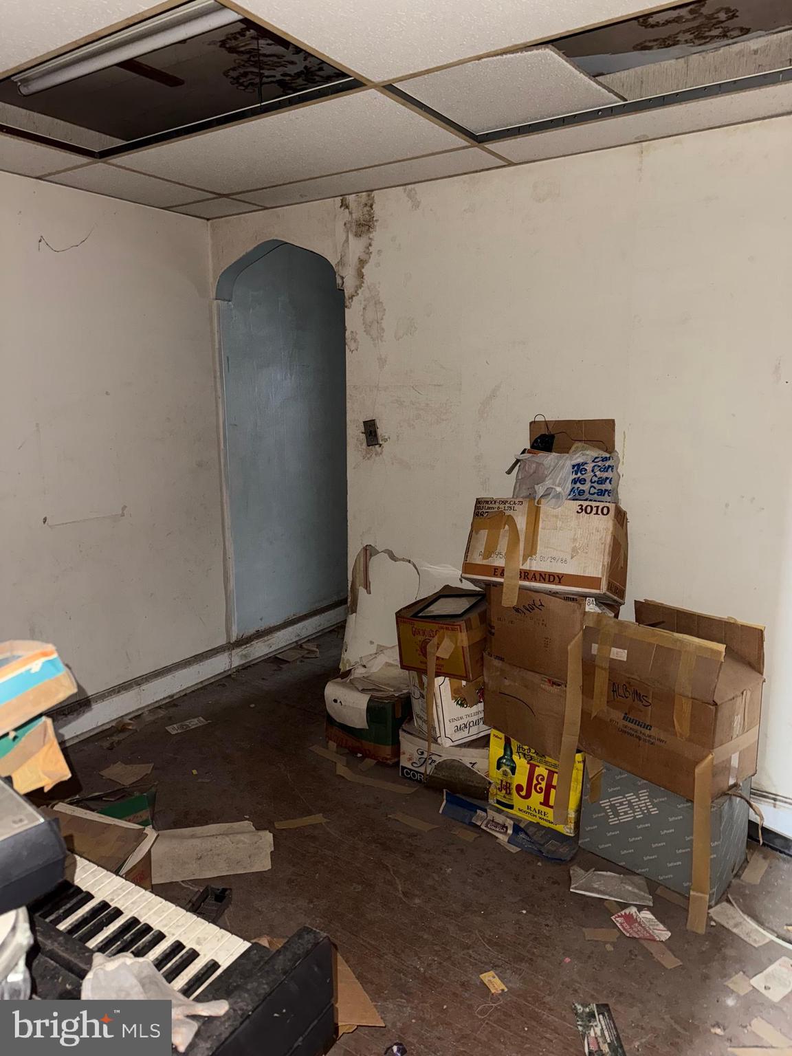 6726 Wyncote Avenue Philadelphia, PA 19138 - Photo 26 of 35 a room with storage and utility