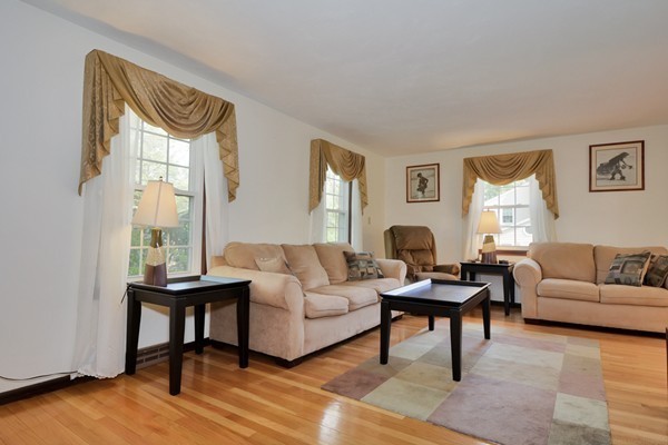 6 Bacon Road Framingham, MA 01701 - Photo 3 of 26