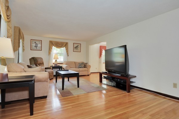 6 Bacon Road Framingham, MA 01701 - Photo 4 of 26