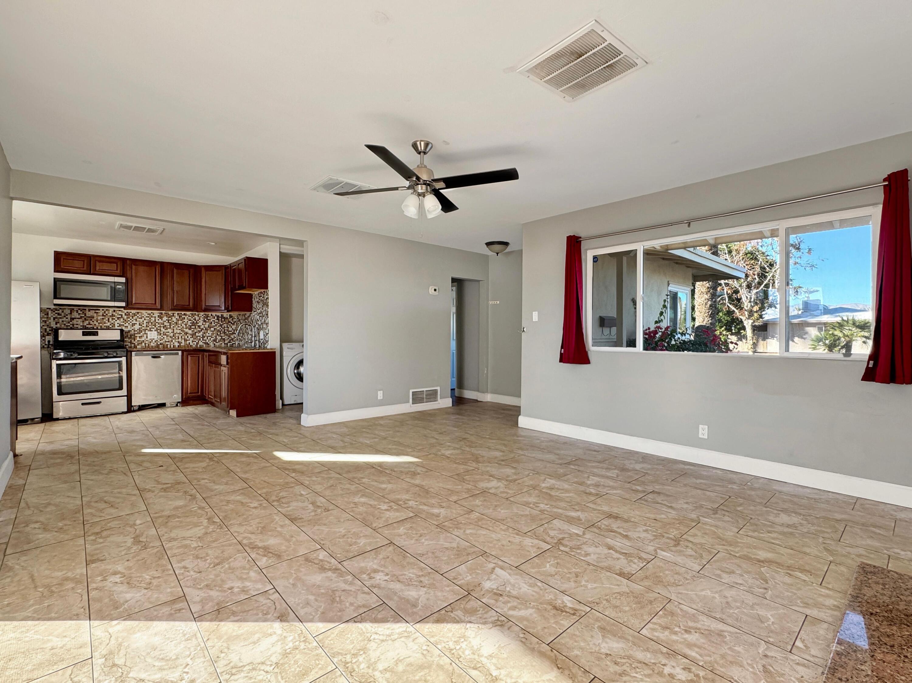 82297 Miles Avenue Indio, CA 92201 - Photo 5 of 18 9a404900-33b0-4500-a290-817b02456922