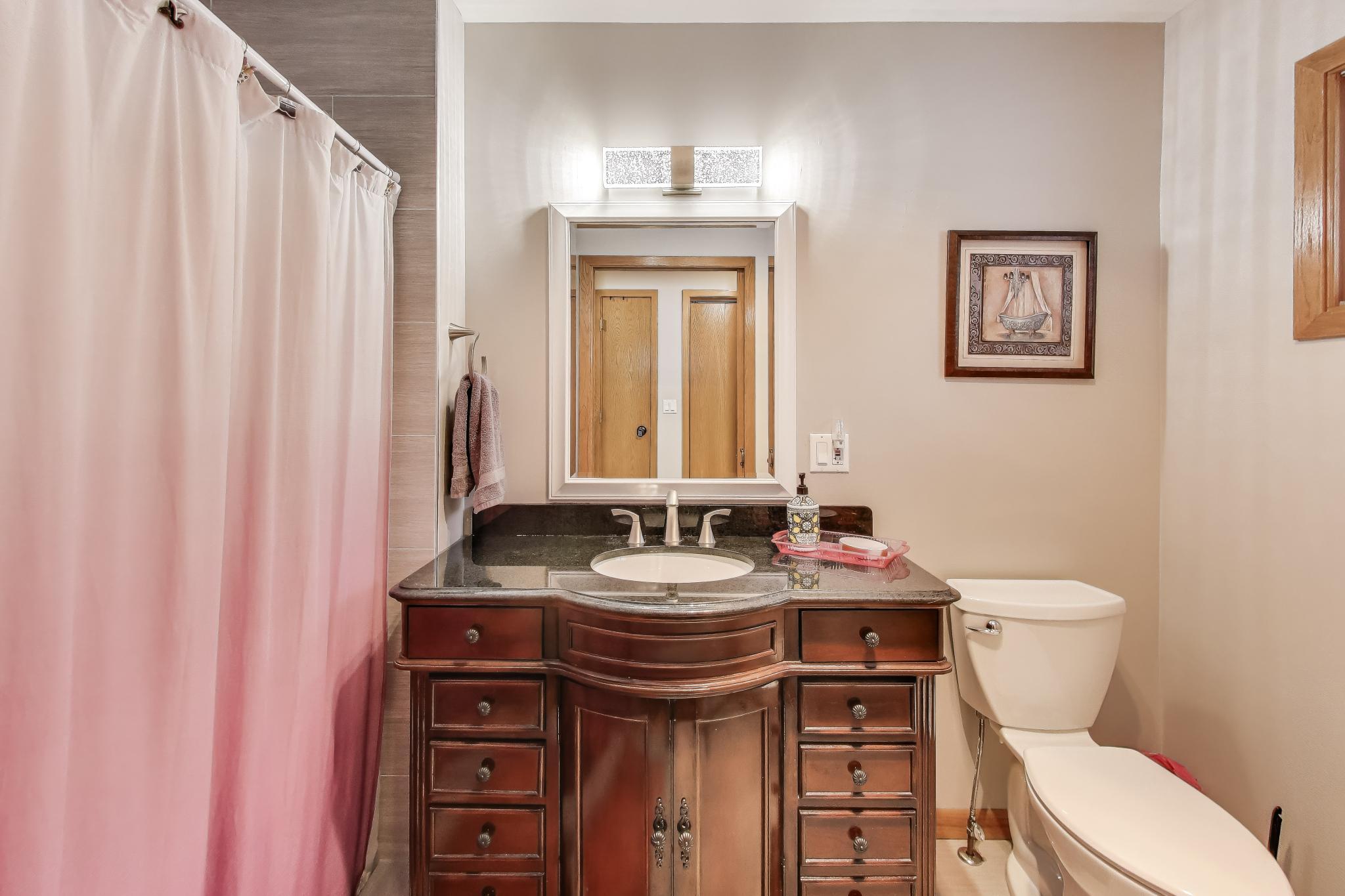 N3252 Robin Road Geneva, WI 53147 - Photo 13 of 26 Bath 2