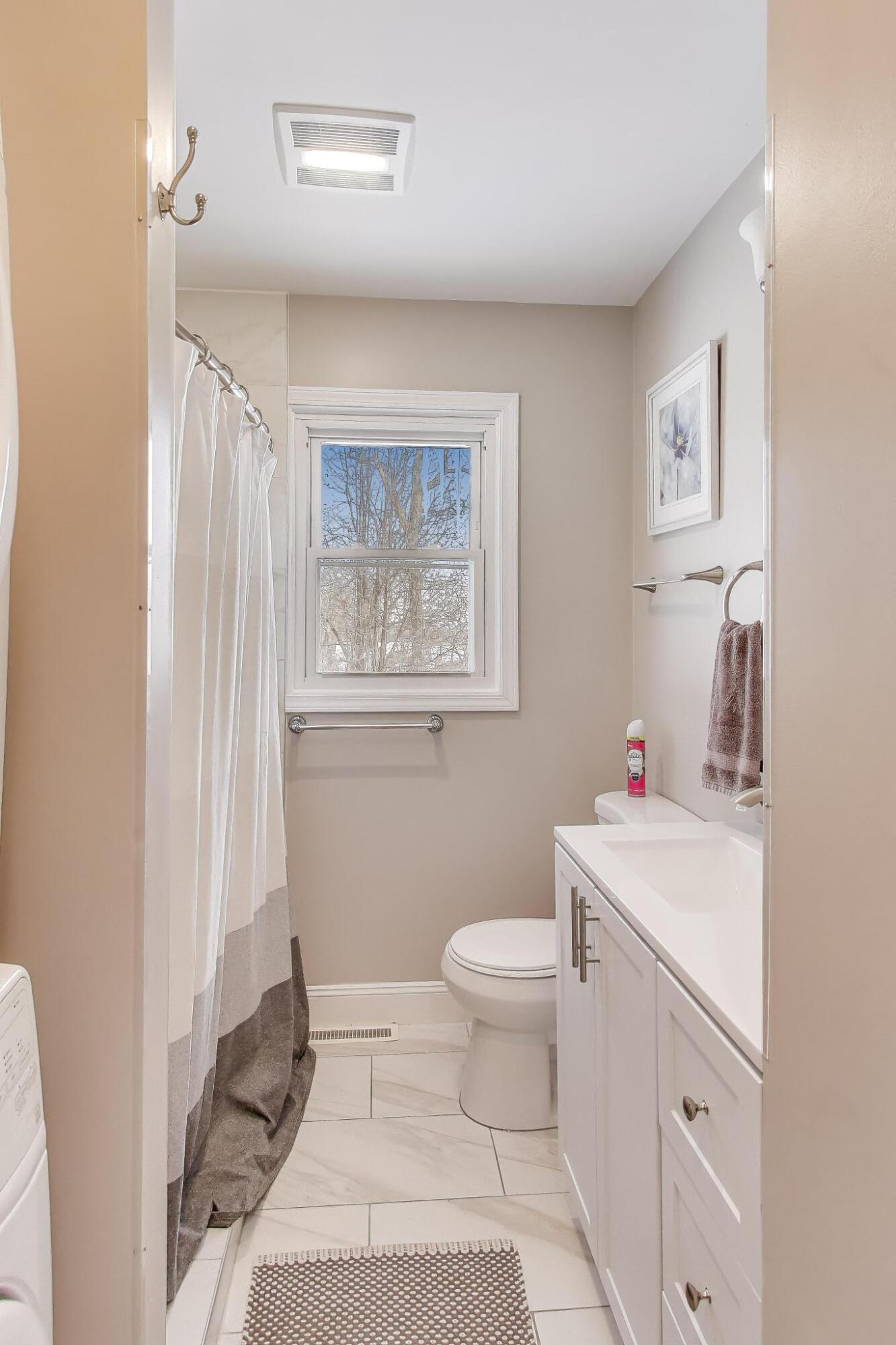 N3252 Robin Road Geneva, WI 53147 - Photo 20 of 26 Bath3