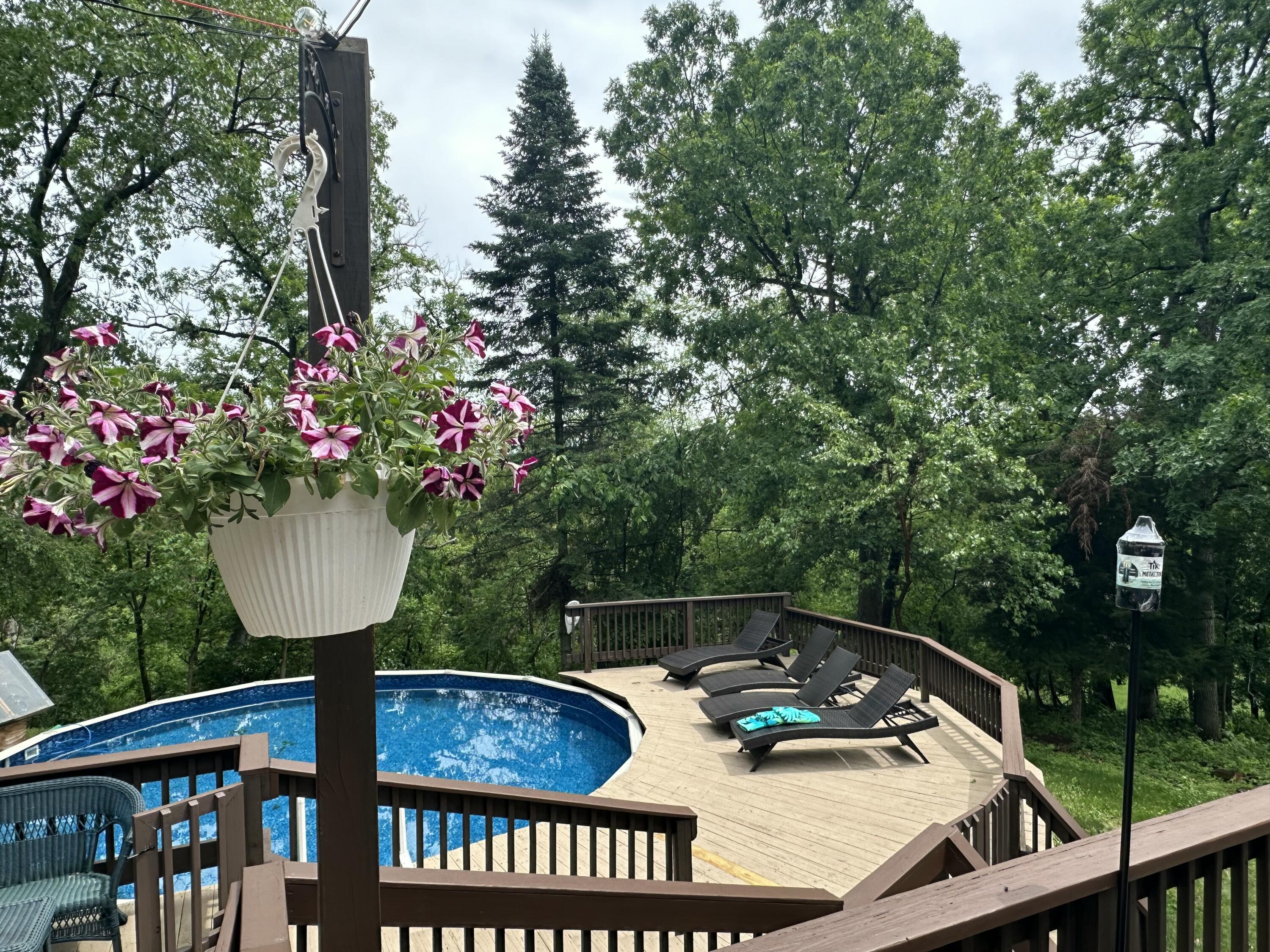 N3252 Robin Road Geneva, WI 53147 - Photo 26 of 26 lounge