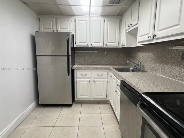 $1,650 | 1805 Sans Souci Boulevard, Unit 113, North Miami, FL 33181