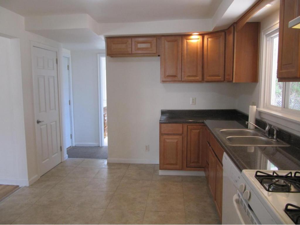 31 Rugby Road Binghamton, NY 13905 - Photo 6 of 17 Gallery Image 6