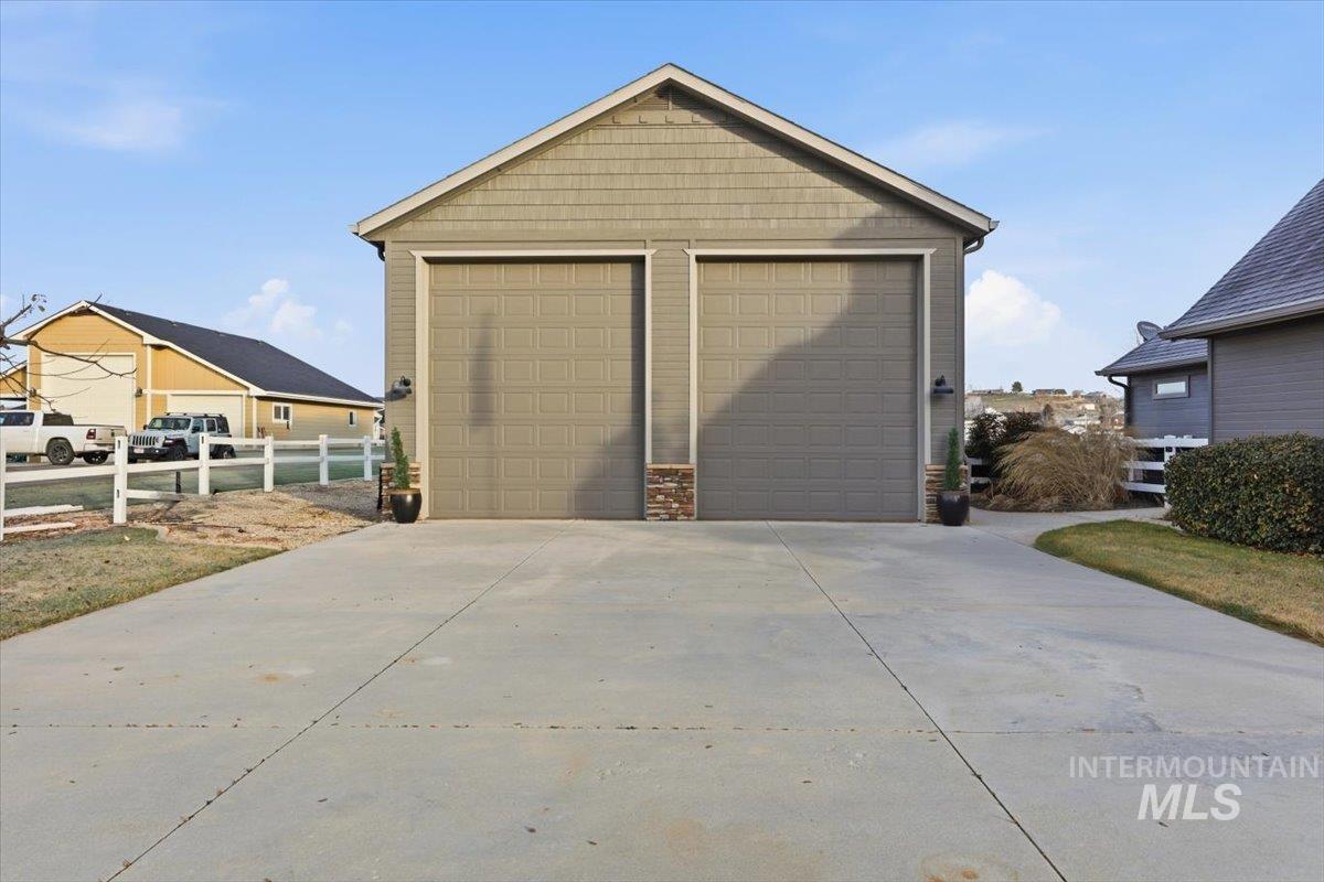 8982 New Castle Drive Middleton, ID 83644 - Photo 43 of 48 View of detached garage