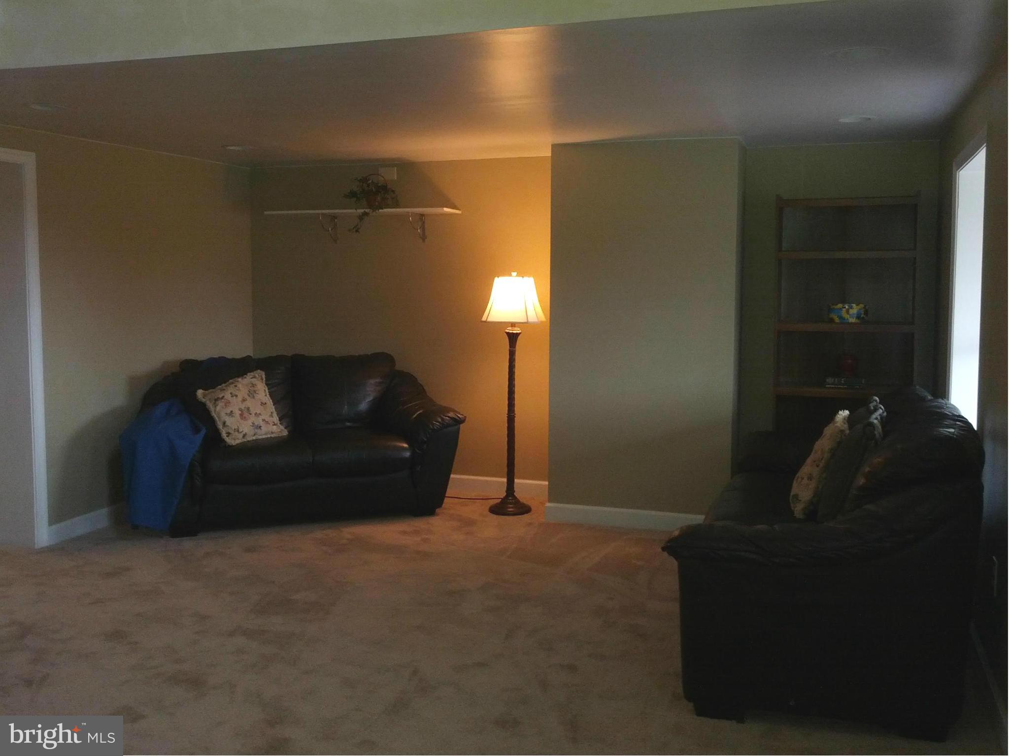 9626 Hall Road Frederick, MD 21701 - Photo 8 of 30 Family Room